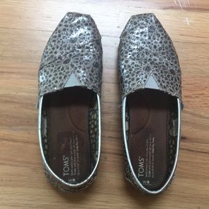 Size 8 Toms